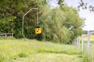 Fliegenfalle Fly Bodenhalterung #1